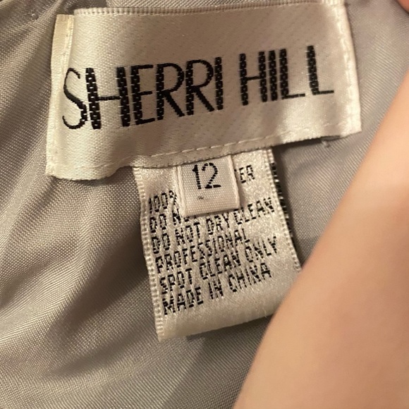 Sherri Hill prom dress - Picture 2 of 8